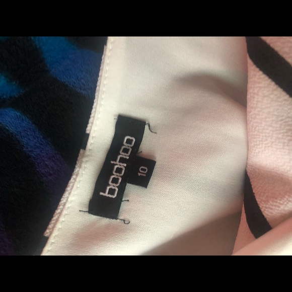 boohoo white with black striped jumpsuit - Picture 5 of 5